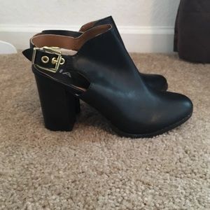 Chunky heel boot